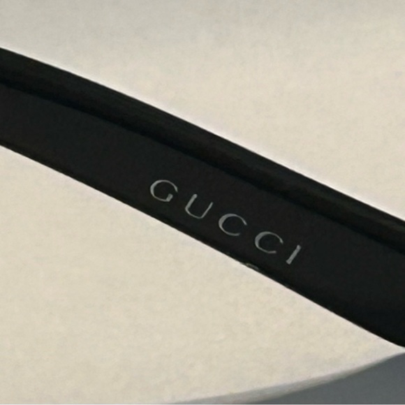 Gucci black with gold sunglasses. GG1536/S - Picture 3 of 8